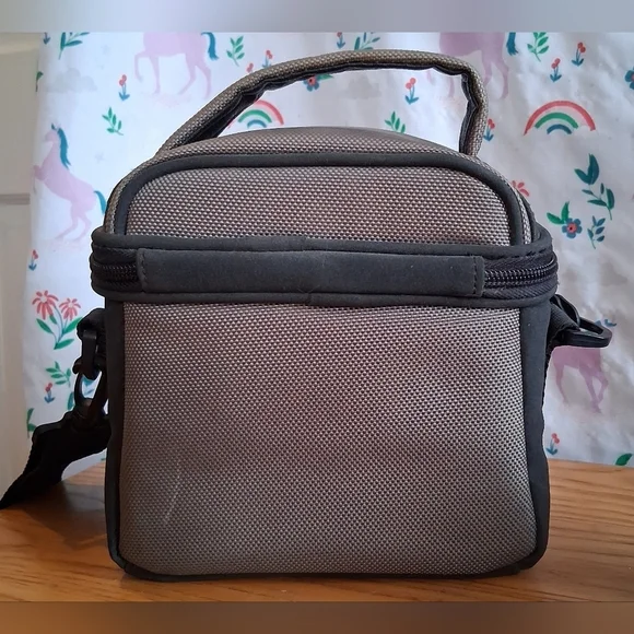 EUC Canon EOS Rebel Gii Film Camera Photography & Padded Outdoor Travel Bag